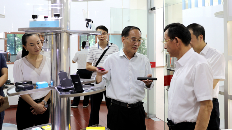 市委常委、市委統(tǒng)戰(zhàn)部部長歐陽鋒調(diào)研炬神電子