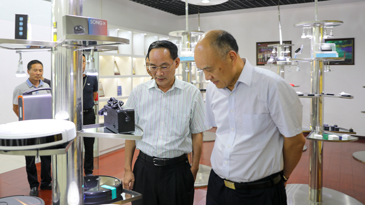 省委組織部副部長、省委編辦主任劉越高考察炬神電子