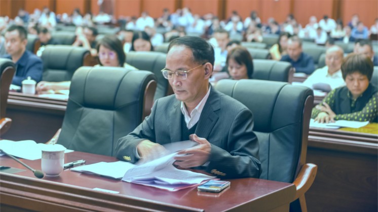 湖南炬神電子榮獲“新郴州貢獻獎”，董事長楊譓鵬作代表發(fā)言