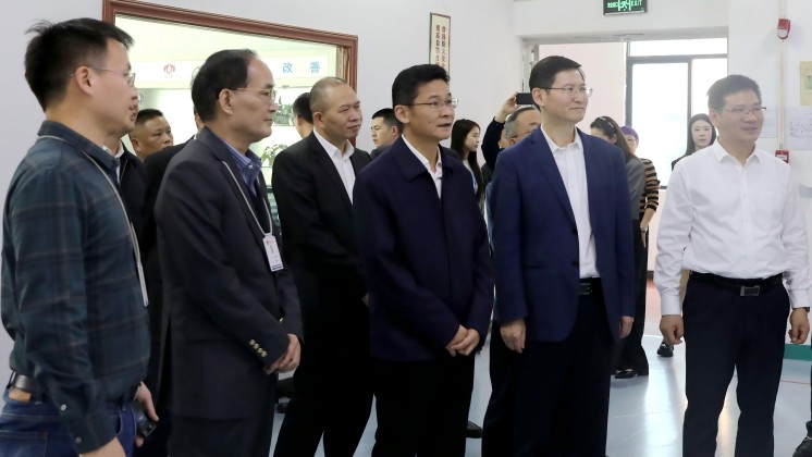 湖南省人民政府副省長(zhǎng)、黨組成員曹志強(qiáng) 蒞臨炬神電子調(diào)研